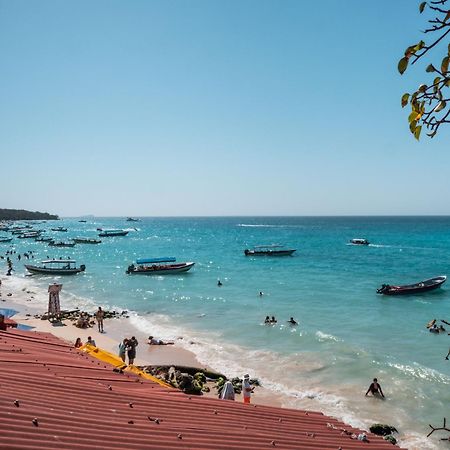 A Orilla Del Mar En Baru Ostello Cartagena Esterno foto