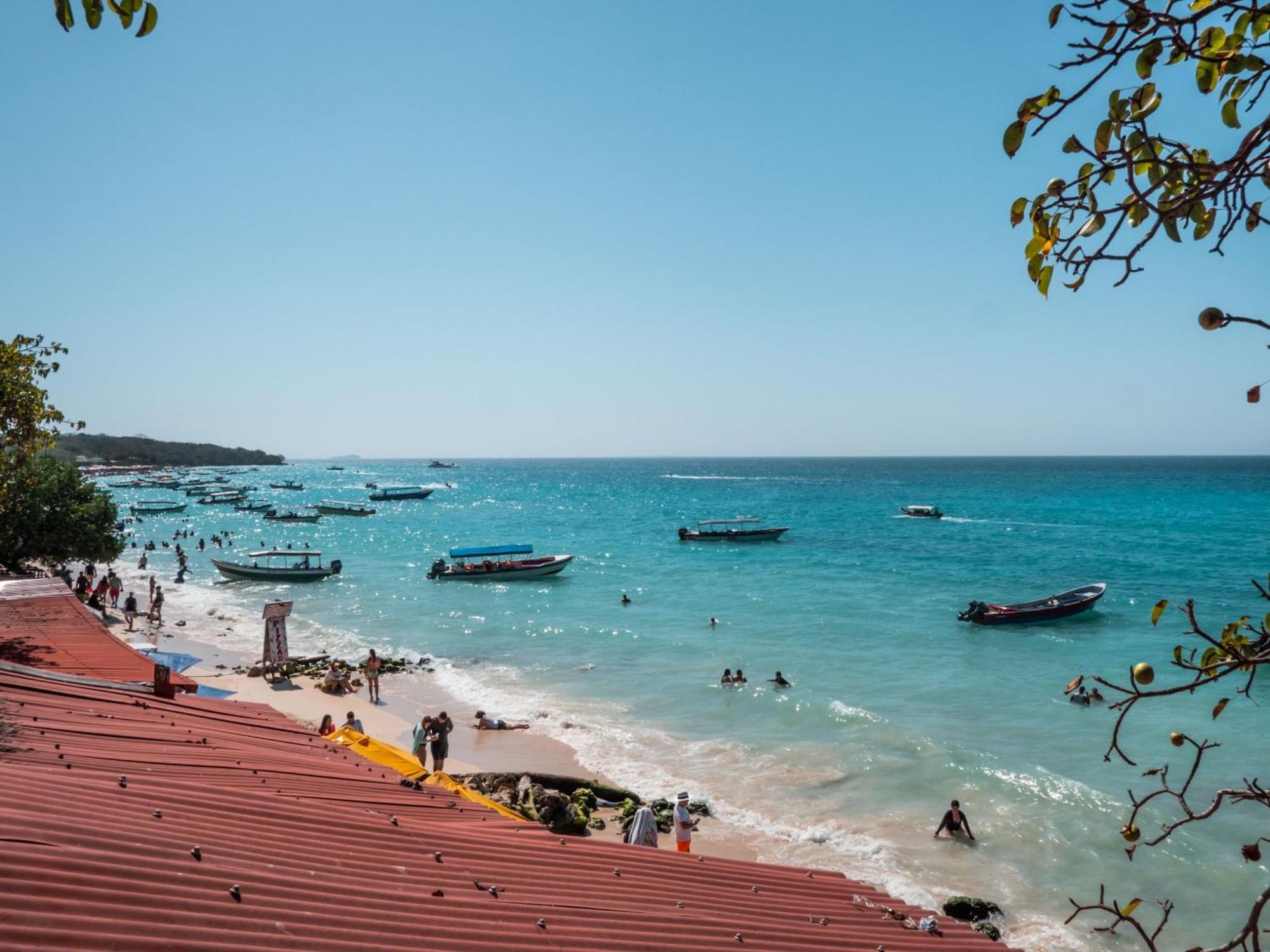 A Orilla Del Mar En Baru Ostello Cartagena Esterno foto
